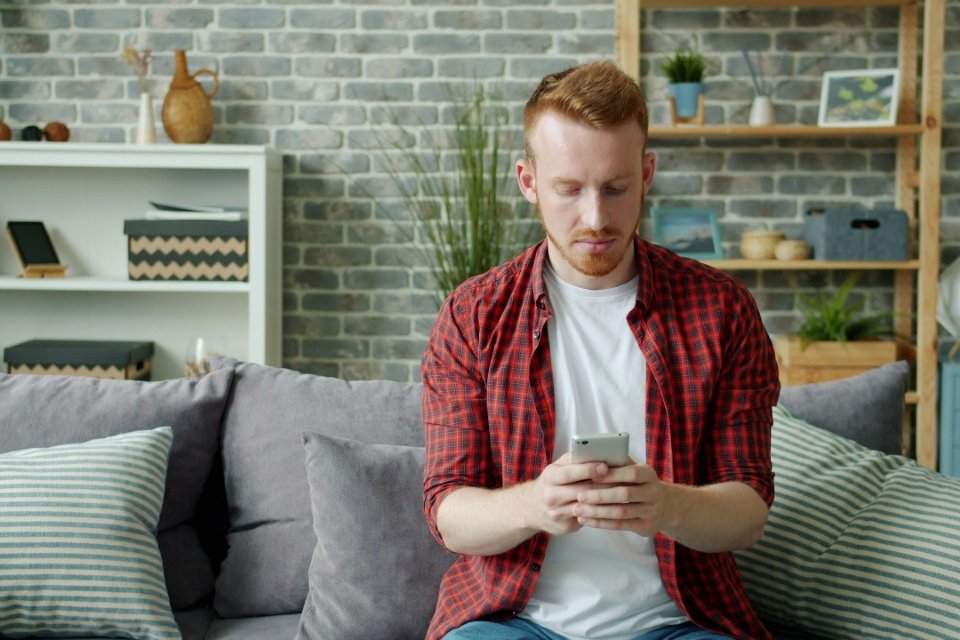 WEB SELF-SERVICE/CHAT MONTH: Balancing automation and empathy in live chat